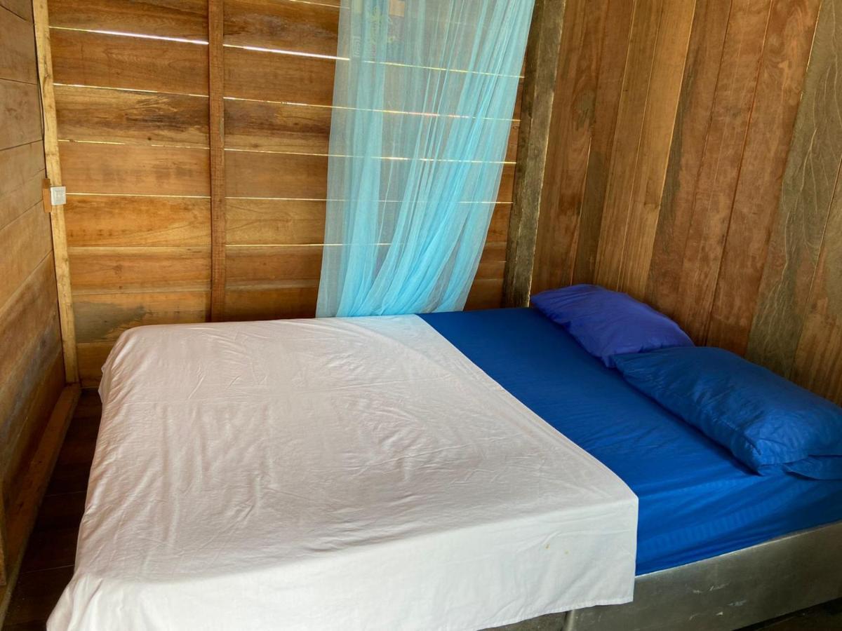 El retoño del negro gozon Nuquí Exterior foto